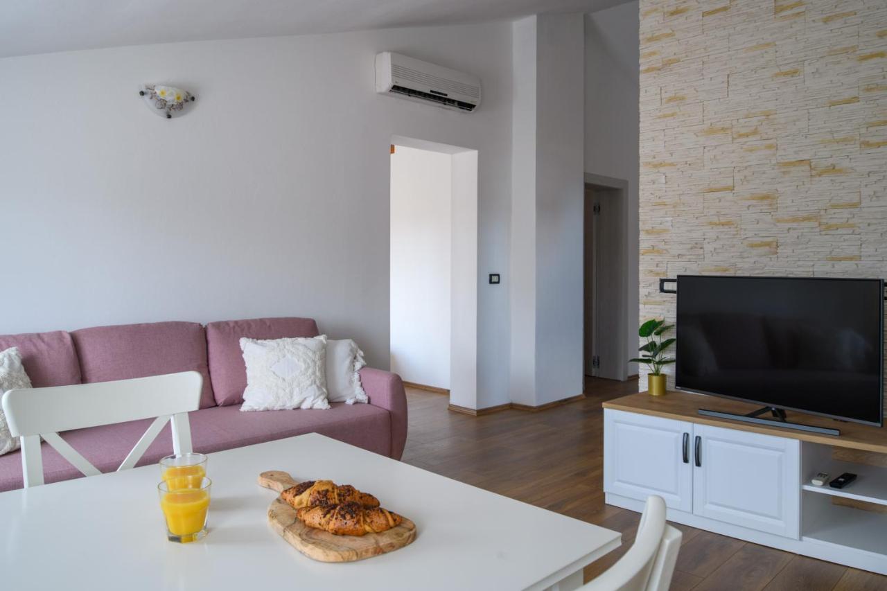 Apartments Perkovic Fažana Exterior foto